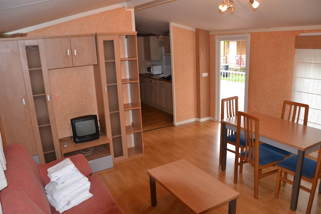 Camping Fuentes Blancas Burgo Zimmer foto